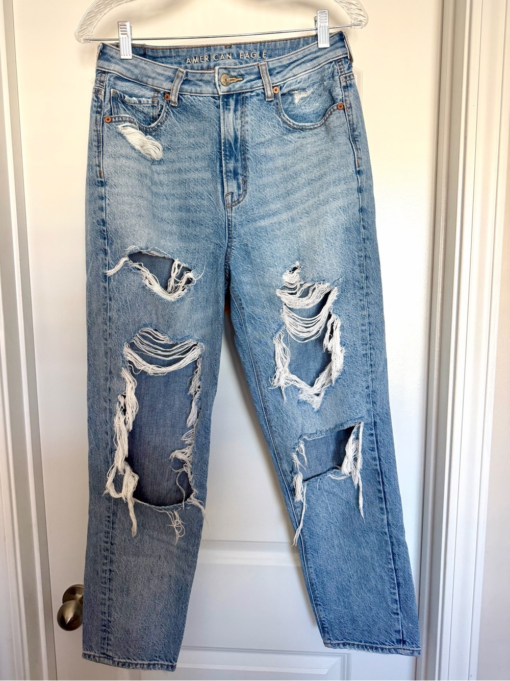 American Eagle Outfitters Light Blue Ripped Boyfriend Jeans